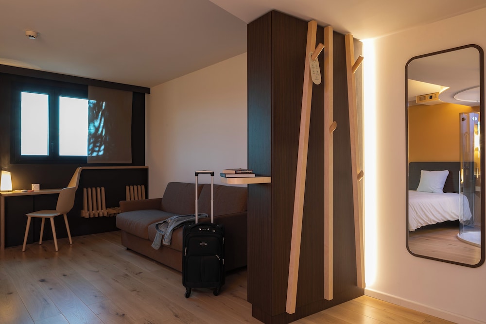 Nomad Dijon — photo 7